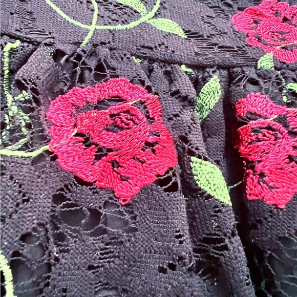 Pippa & Julie Red Roses Dress - Picture 2 of 3